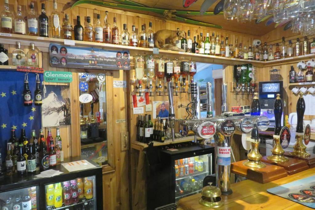 Pine Marten Bar Glenmore Pods Aviemore Buitenkant foto